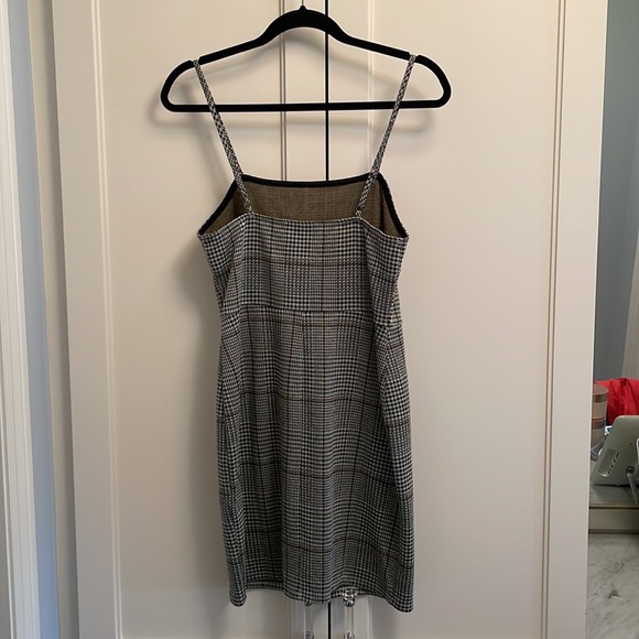 Forever 21 Dress - size M - never been worn! - Picture 3 of 4